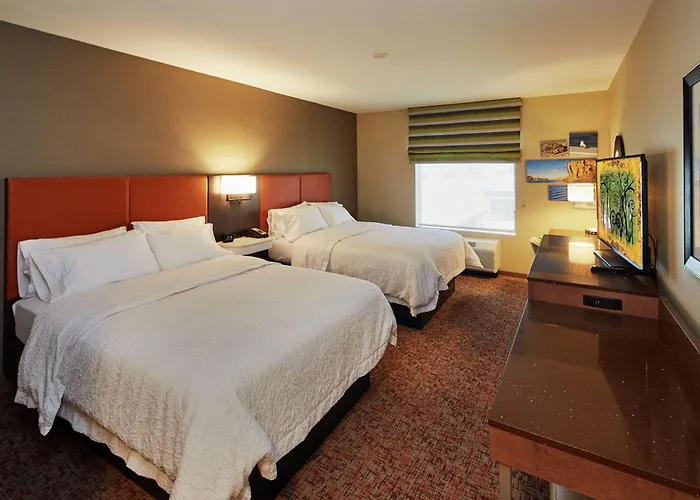 Hampton Parker, Az Hotel 3*