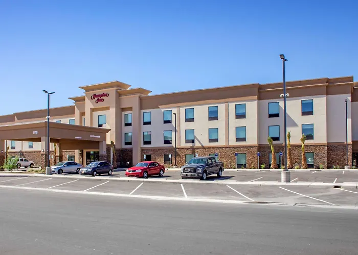 Hampton Parker, Az Hotel Parker